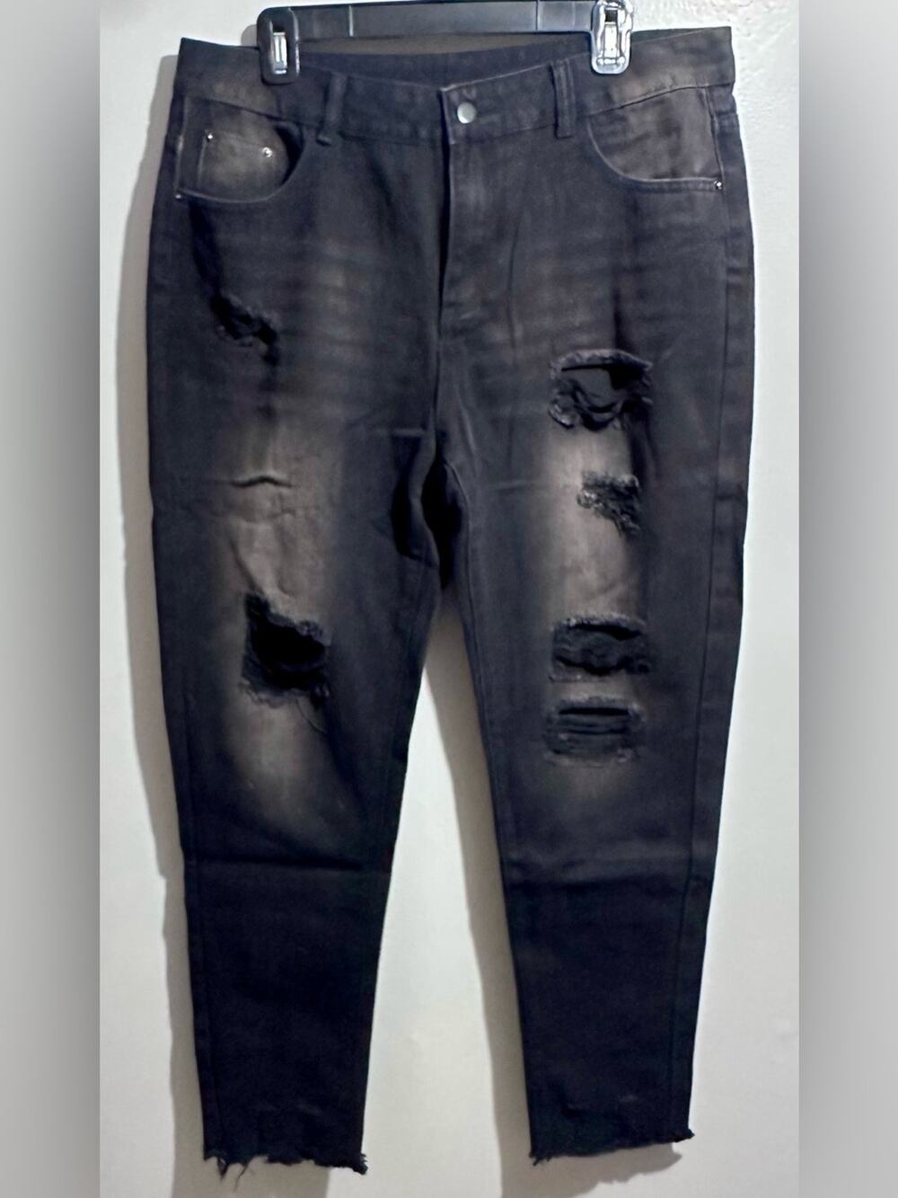 Distressed Black Ripped Jeans Size XL (1155)